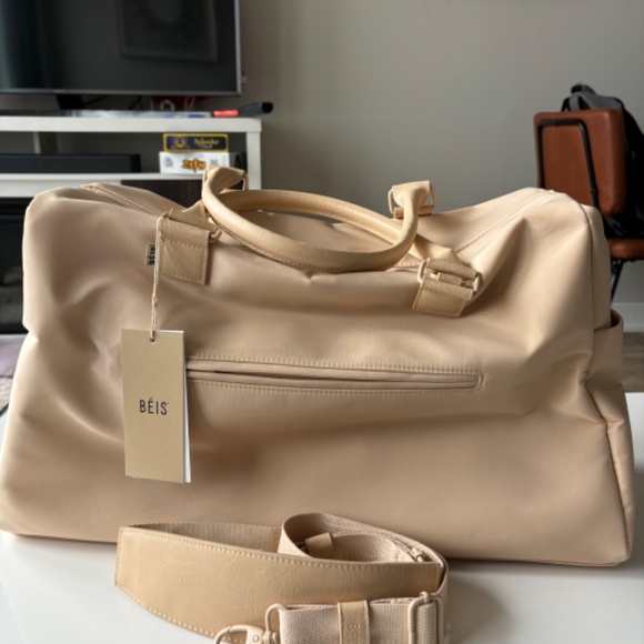 Beis Commuter Duffle - Picture 3 of 5